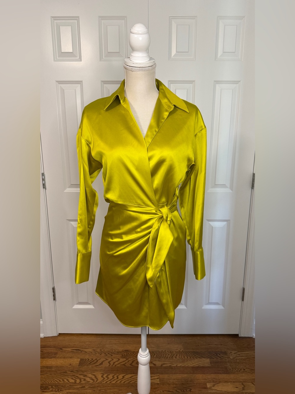 Gianni Bini Satin Wrap Mini Dress Size 2 NWT Lime Green Long Sleeve